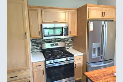 621 E Grand Lake Boulevard, West Chicago, IL 60185 - Photo 4