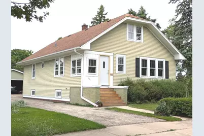 621 E Grand Lake Boulevard, West Chicago, IL 60185 - Photo 1