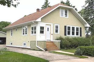621 E Grand Lake Blvd, West Chicago, IL 60185 - Photo 1