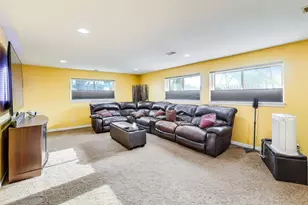 725 Elizabeth Ln, Des Plaines, IL 60016 - Photo 22