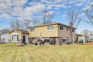 725 Elizabeth Ln, Des Plaines, IL 60016 - Photo 28