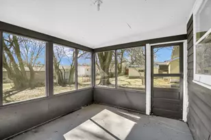 275 Wayside Ave, Decatur, IL 62521 - Photo 28