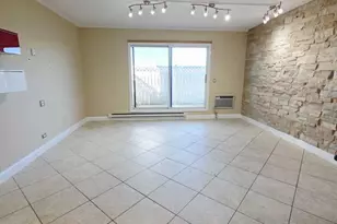 9078 W Heathwood Dr, Niles, IL 60714 - Photo 8