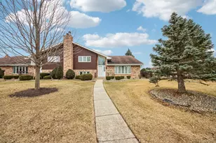 10515 Eagle Ridge Dr, Orland Park, IL 60467 - Photo 1
