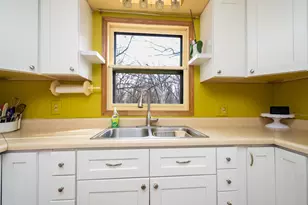 5802 Wonder Woods Dr, Wonder Lake, IL 60097 - Photo 10