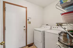 2070 Foxtail Dr, Aurora, IL 60504 - Photo 14