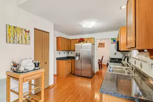 2070 Foxtail Dr, Aurora, IL 60504 - Photo 10