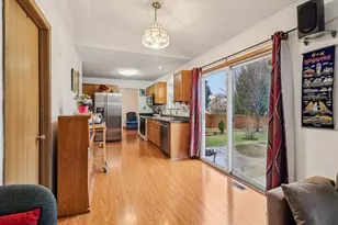 2070 Foxtail Dr, Aurora, IL 60504 - Photo 8