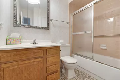 620 Chelmsford Lane, Elk Grove Village, IL 60007 - Photo 16