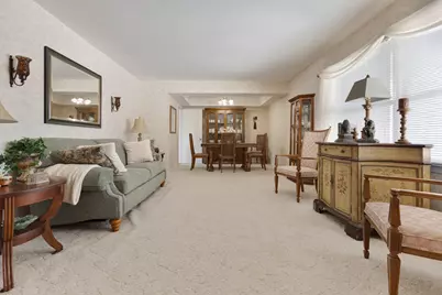 620 Chelmsford Lane, Elk Grove Village, IL 60007 - Photo 2