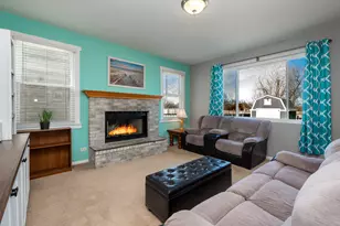 950 Black Cherry Ln, Round Lake Heights, IL 60073 - Photo 12