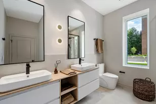 1257 N Ashland Ave, Chicago, IL 60622 - Photo 22