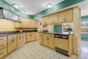 231 Bartram Rd, Riverside, IL 60546 - Photo 10