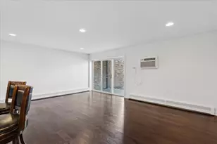 3913 Saratoga Ave, Downers Grove, IL 60515 - Photo 2