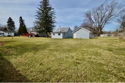 4718 Ottawa Road, Wonder Lake, IL 60097 - Photo 2