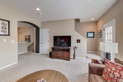 813 E Hamlin Lane, Arlington Heights, IL 60004 - Photo 4