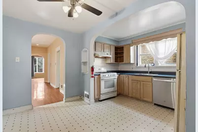 5722 W Grover Street, Chicago, IL 60630 - Photo 8