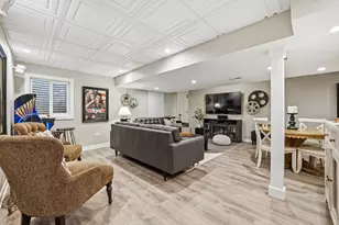 933 Wilkinson Ln, North Aurora, IL 60542 - Photo 48