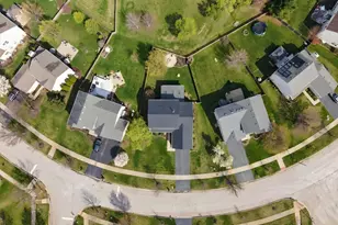 933 Wilkinson Ln, North Aurora, IL 60542 - Photo 70