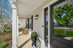 933 Wilkinson Ln, North Aurora, IL 60542 - Photo 72