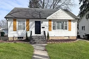 232 S Genoa St, Genoa, IL 60135 - Photo 1