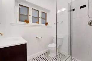 714 W Sheridan Rd, Chicago, IL 60613 - Photo 26