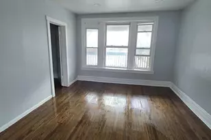 2704 E 77th St, Chicago, IL 60649 - Photo 2