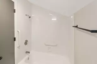 428 E 156th Pl, South Holland, IL 60473 - Photo 14