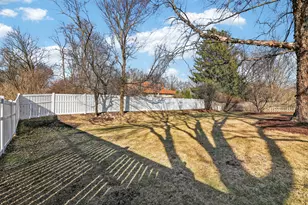 911 Rock Spring Rd, Naperville, IL 60565 - Photo 30