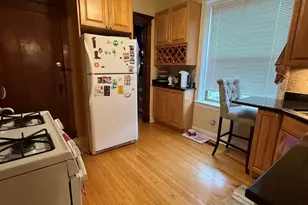 2125 W Waveland Ave, Chicago, IL 60618 - Photo 4