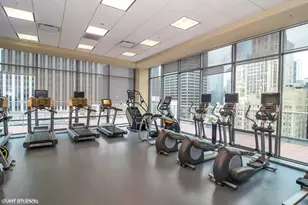 240 E Illinois St, Chicago, IL 60611 - Photo 16