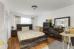 2424 W Estes Ave, Chicago, IL 60645 - Photo 18