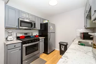 1147 N Red Oak Cir, Round Lake Beach, IL 60073 - Photo 6