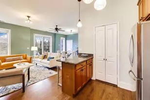 3044 W Roscoe St, Chicago, IL 60618 - Photo 10