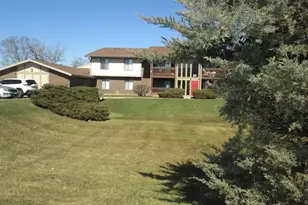 800 Brook Dr, Streamwood, IL 60107 - Photo 1