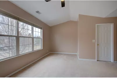 2421 Stoughton Circle #2421, Aurora, IL 60502 - Photo 12