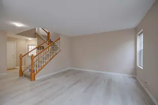 2421 Stoughton Cir, Aurora, IL 60502 - Photo 4