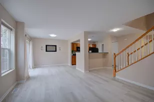 2421 Stoughton Cir, Aurora, IL 60502 - Photo 2