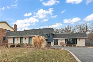 7440 W Manitoba Dr, Palos Heights, IL 60463 - Photo 2