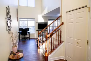 2406 Sunshine Ln, Aurora, IL 60503 - Photo 4