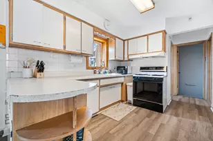 6520 N Oshkosh Ave, Chicago, IL 60631 - Photo 6