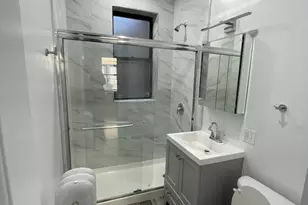 631 W Roscoe St, Chicago, IL 60657 - Photo 6