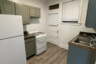 631 W Roscoe St, Chicago, IL 60657 - Photo 4