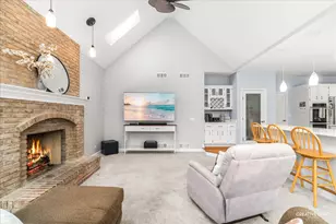 39W796 Dairyherd Ln, Saint Charles, IL 60175 - Photo 16