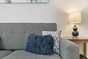 631 W Roscoe St, Chicago, IL 60657 - Photo 12