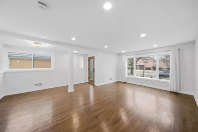 3829 W Chase Avenue, Lincolnwood, IL 60712 - Photo 6