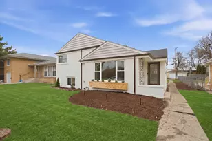 3829 W Chase Ave, Lincolnwood, IL 60712 - Photo 1