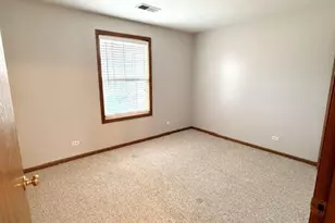 1560 Thornfield Ln, Roselle, IL 60172 - Photo 14