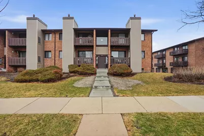 310 Sheridan Drive #1D, Willowbrook, IL 60527 - Photo 1