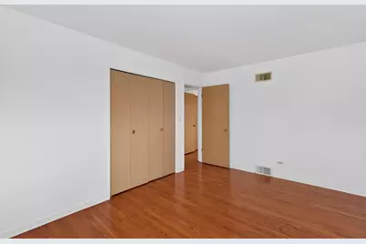 567 Bedford Lane, Des Plaines, IL 60016 - Photo 14